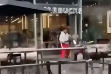 dad stabbed at starbucks|Father stabbed to death at Vancouver Starbucks after asking。